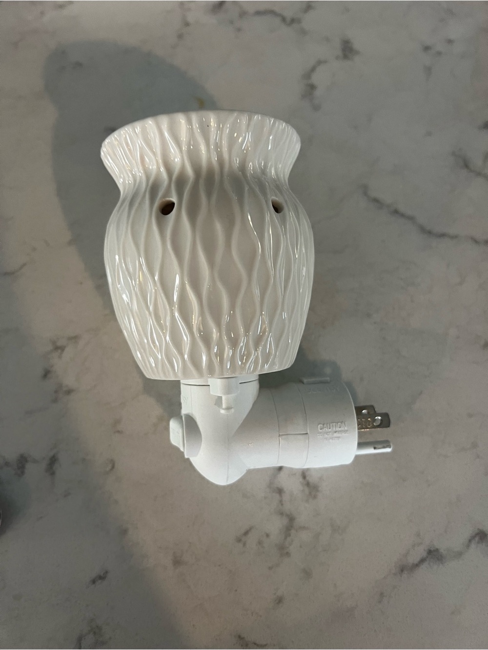 White crinkle Ceramic Plug-In nightlight Wax Warmer